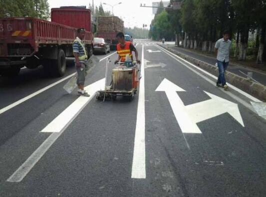 1625536539116749.jpg 地上劃線的涂料功能優(yōu)勢(shì).jpg